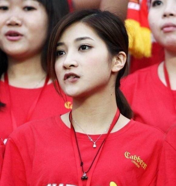 情侣瑜伽
